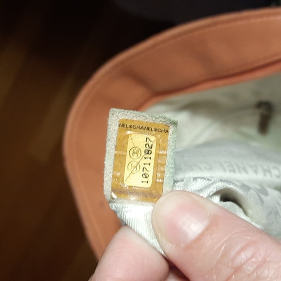 Chanel lingge cowhide leather foldover bag with dust bag - Picture 9 of 12